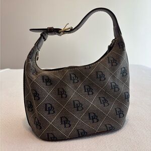 Vintage Dooney & Bourke handbag. In good vintage condition.
